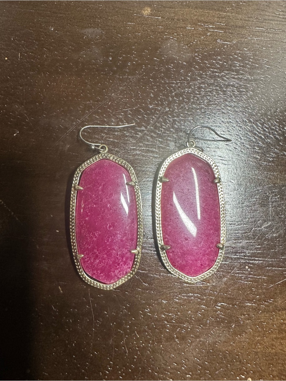 Kendra Scott Elle Drop Earrings – Bright Pink Magenta Stone – Gold Tone